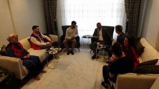 Evlilik kredisiyle yuva kuran çift ilk çocuklarını kucağına aldı