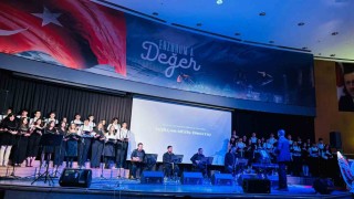 Fen lisesi öğrencilerinden müzik gösterisi
