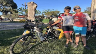Festival için 2 bin kilometre pedal çevirip Bergamaya geldiler