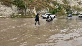 Fırat Nehri taştı, her yeri su bastı