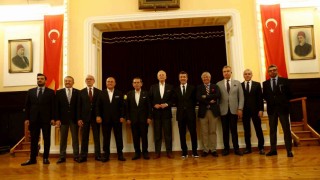 Galatasarayın efsaneleri, UEFA Kupasının 26. yıl dönümünde bir araya geldi