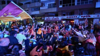 Galatasarayın şampiyonluğu Antalyada kutlandı