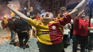 Galatasarayın şampiyonluğu İzmirde coşkuyla kutlandı