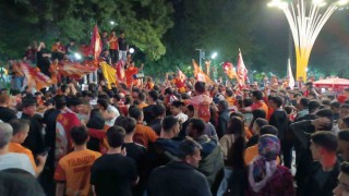 Galatasaraylı taraftarlardan Batmanda coşkulu kutlama