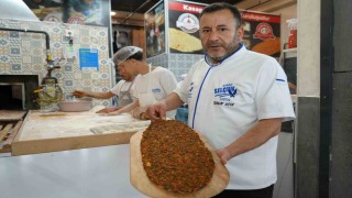 Gaziantepin tescilli lezzeti lahmacun 180 TLden satılıyor