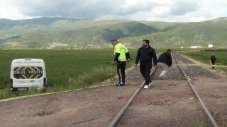 Gaziantepte öğrenci servisine tren çarptı: 13 öğrenci hafif yaralandı