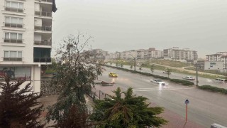 Gaziantepte sağanak yağış ve dolu hayatı felç etti