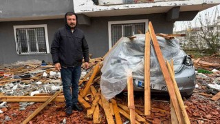 Gaziantepte vatandaşlar hala şokta: Çatılar uçtu, araçlar zarar gördü, evler hasar aldı, ağaçlar söküldü