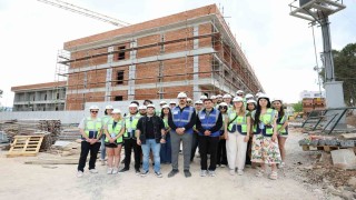 Geleceğin mühendisleri huzurevi inşaatını gezdi