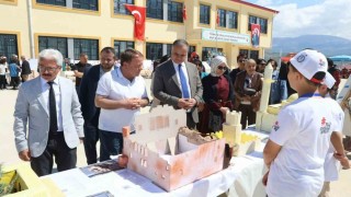 Genç kâşifler Mutta sahne aldı: 19 proje ilgi gördü