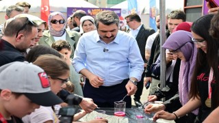 Gençler bilim ve teknoloji festivalinde buluştu