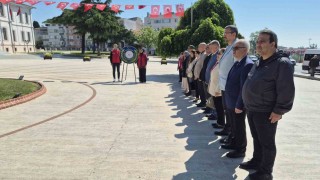 Gençlik Haftası etkinliklerinde caddeden geçen herkes İstiklal Marşına eşlik etti