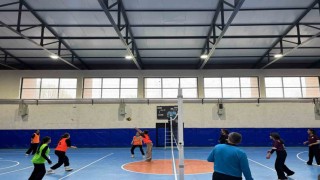 Gençlik Haftasında tribünler doldu: Kaymakam Tutaldan genç sporculara destek