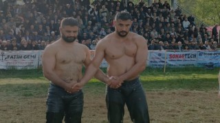 Geyikkoşanda er meydanı nefes kesti: Şampiyon Mustafa Taş