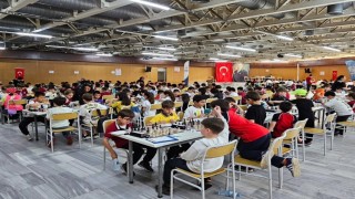 Gölcükte 235 öğrencinin katıldığı satranç turnuvası başladı