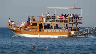 Güneşi gören denize girdi: Havalar ısındı, turizm sezonu başlıyor