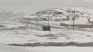 Gürpınarda mayıs ayında kar sürprizi