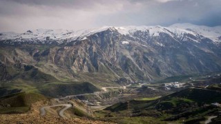 Hakkari yolundaki heyelan riskine karşı mühendislik uyarısı