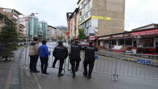Hakkaride temel kazısı paniği: Kayma sonucu iş yerleri mühürlendi