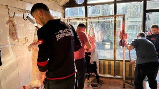 Hasköyde bayram namazının ardından kurban kesimi başladı