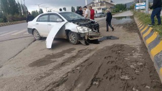 Hasköyde hafriyat kamyonu ile otomobil çarpıştı: 1 yaralı