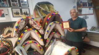 Hazine ve Maliye Bakanlığından Beypazarlı semerci ustasına plaket