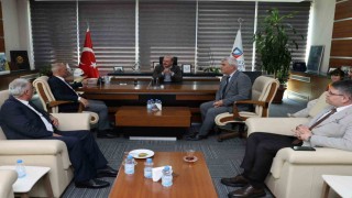 Hem bayramlaştılar hem de ilçe gündemini değerlendirdiler