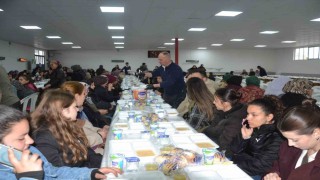 Hıdırellez şenliklerinde yüzlerce vatandaşa yemek verildi