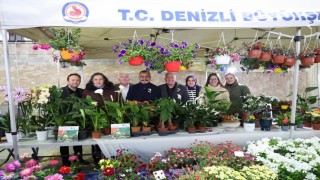 Honaz Ata Tohumu Şenliğinde binlerce tohum ve fide vatandaşlara dağıtıldı
