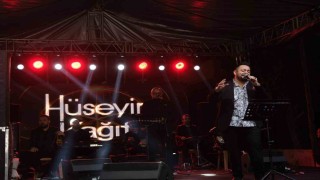 Hüseyin Kağıt Sarıgölü coşturdu