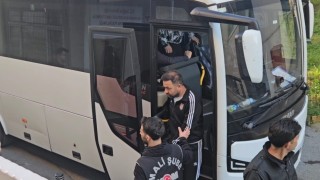 İBBye yönelik son dalga operasyonunda gözaltına alınan 12 kişi sağlık kontrolünden geçirildi