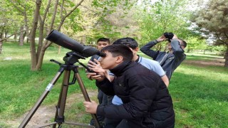 Iğdırda Doğa Öncüleri Projesi kapsamında öğrencilere doğa ve kuş eğitimi