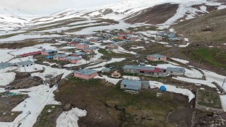 Iğdırda kar altındaki evler havadan görüntülendi