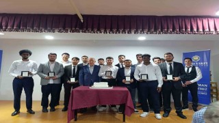 İhlas Vakfı Sıla Öğrenci Yurdunda öğrencilerin mezuniyet heyecanı