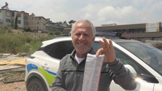 İlk kez ceza yiyen sürücü 4 bin TLlik hız cezası için polis ekiplerini tebrik etti