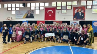 İnegöl Belediyesi Halk Dansları bölge finallerinde 3te 3 yaptı