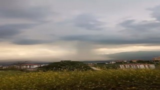 İnegölde sağanak etkili oldu, yollar göle döndü