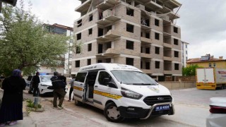 İnşaattan düşen işçi ağır yaralandı