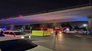 İntihar etmek için köprüye çıkan şahsı polis ikna etti