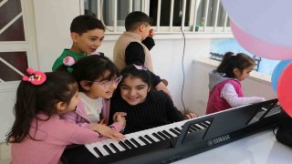 İşitme ve görme engelli öğrenciler Bilim Fuarında hünerlerini sergiledi