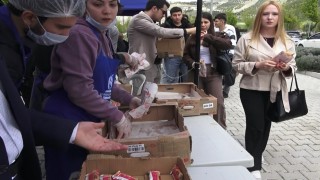 Ispartada öğrencilere 5 bin adet balık ekmek dağıtıldı