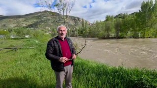 İspirde Çoruh Vadisinde karların erimesiyle su seviyesi yükseldi, evler boşaltılıyor