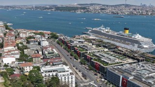 İstanbulda 19 Mayıs coşkusu, Boğazla bütünleşen bayrak manzarası görsel şölen sundu