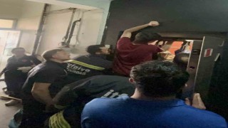 İtfaiye erlerinin en zor anı: Gözyaşları içinde haykıran gencin sıkışan kolunu sağ salim kurtardılar