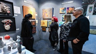 İzmirde sanat buluşması başladı: 120 galeri, bin 600 sanatçı aynı çatı altında