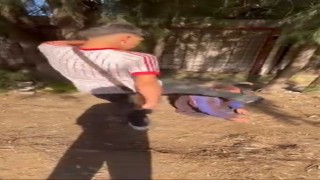 İzmirde yaşlı adama tekmeyle saldıran şüpheliler serbest bırakıldı