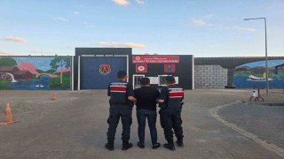 Jandarma çeşitli suçlardan aranan 43 kişiyi yakaladı