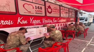 Jandarmadan Kızılaya kan bağışı