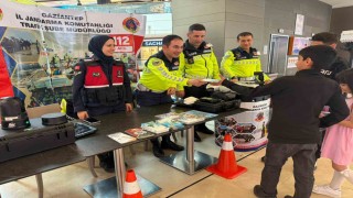 Jandarmadan vatandaşlara trafik kuralları hakkında bilgilendirme faaliyeti