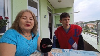 Kalbindeki engele piyanoyla direniyor